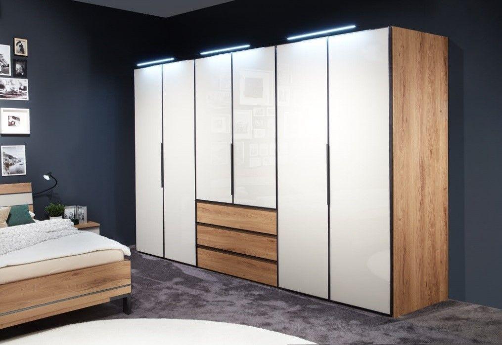 Drehtürenschrank